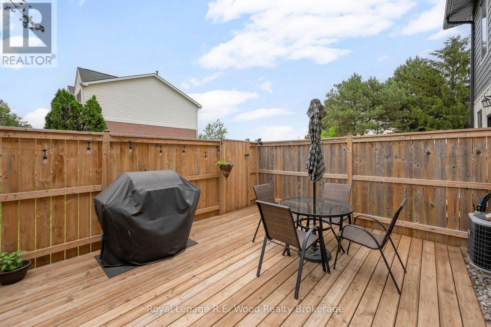 302 - 360 Quarter Town Line Property Photo 24