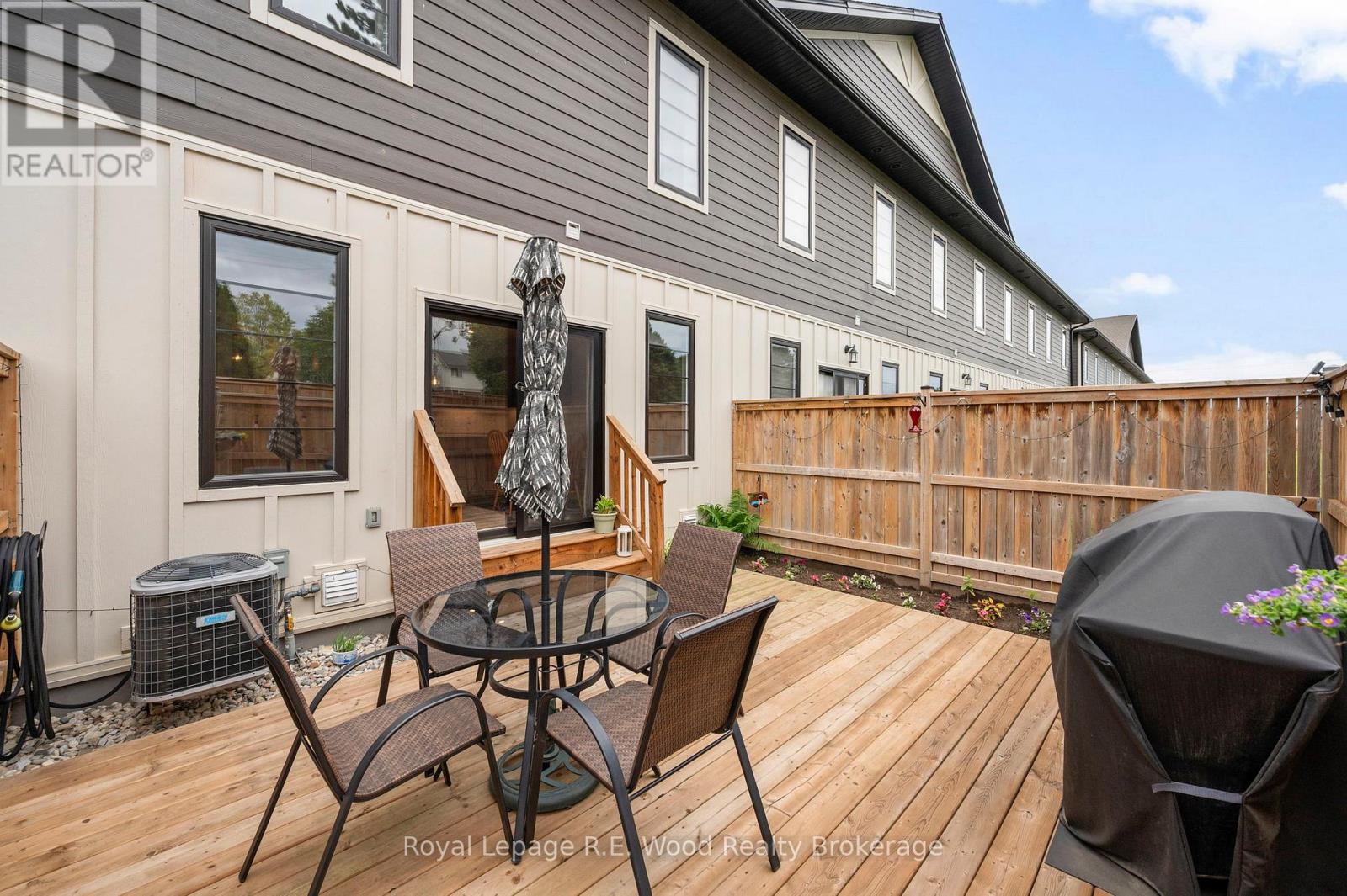 302 - 360 Quarter Town Line Property Photo 26