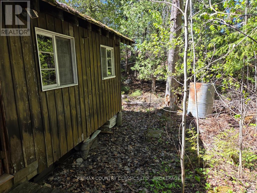 860 Mazinaw Lake Property Photo 7