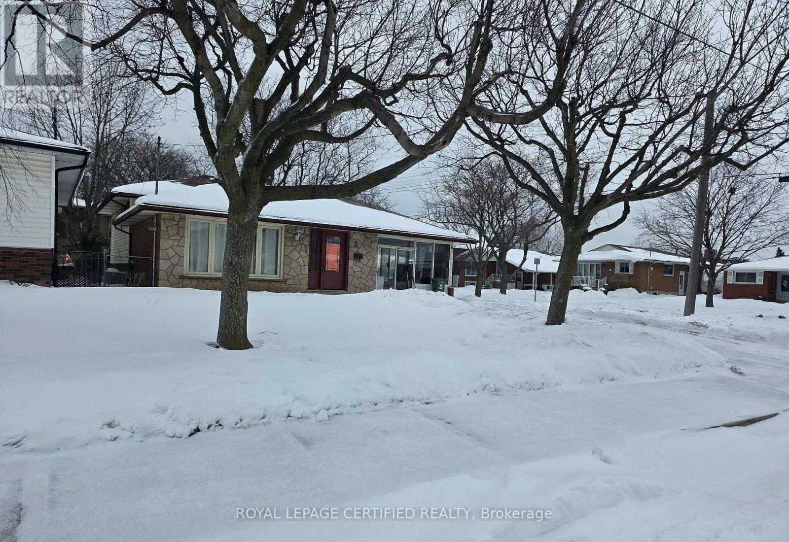 2 Rideau Crescent Property Photo 3