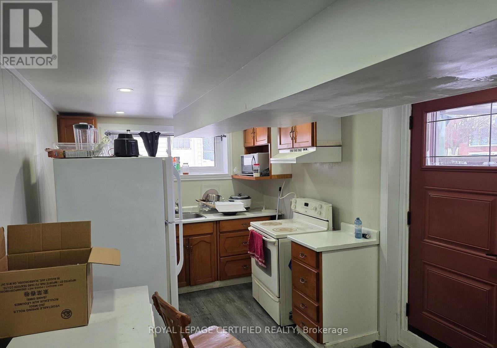 2 Rideau Crescent Property Photo 11