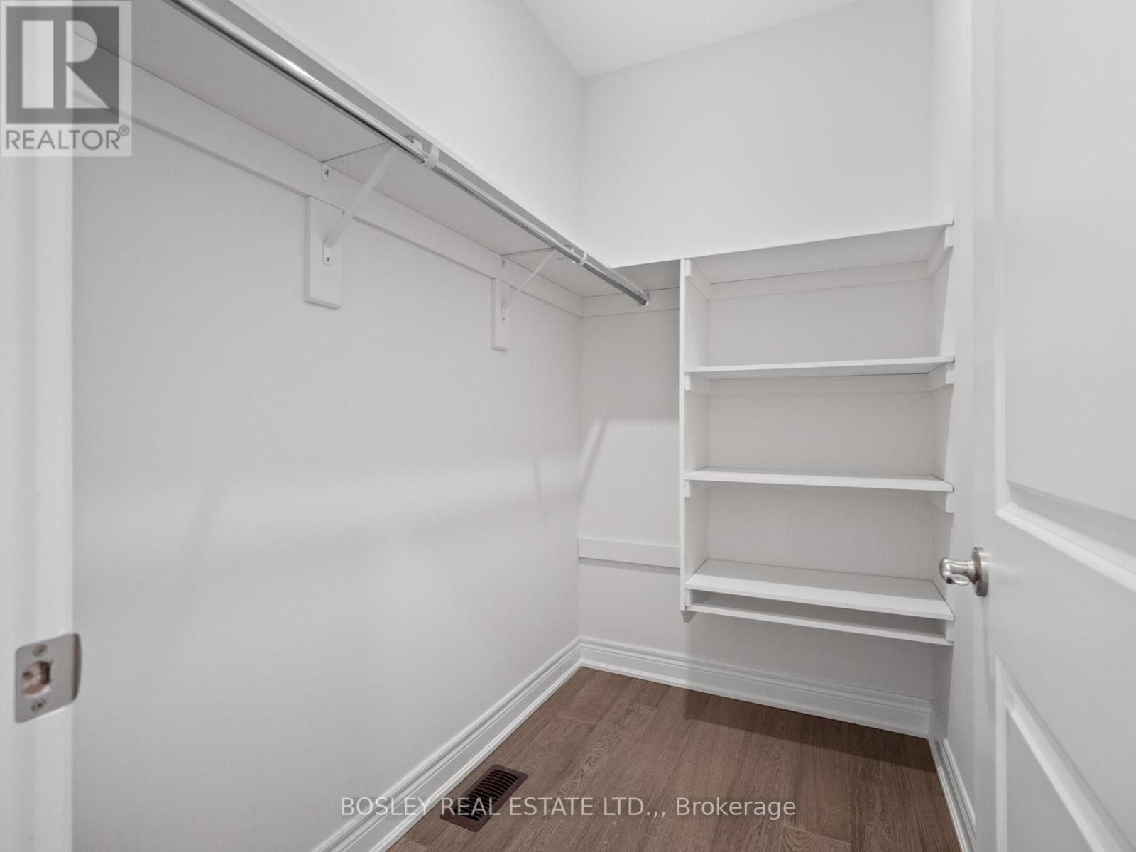510 Royal Ridge Drive Property Photo 7