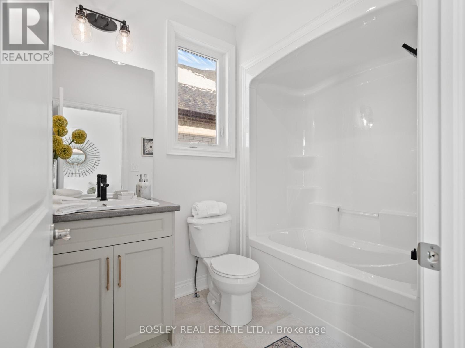 510 Royal Ridge Drive Property Photo 23