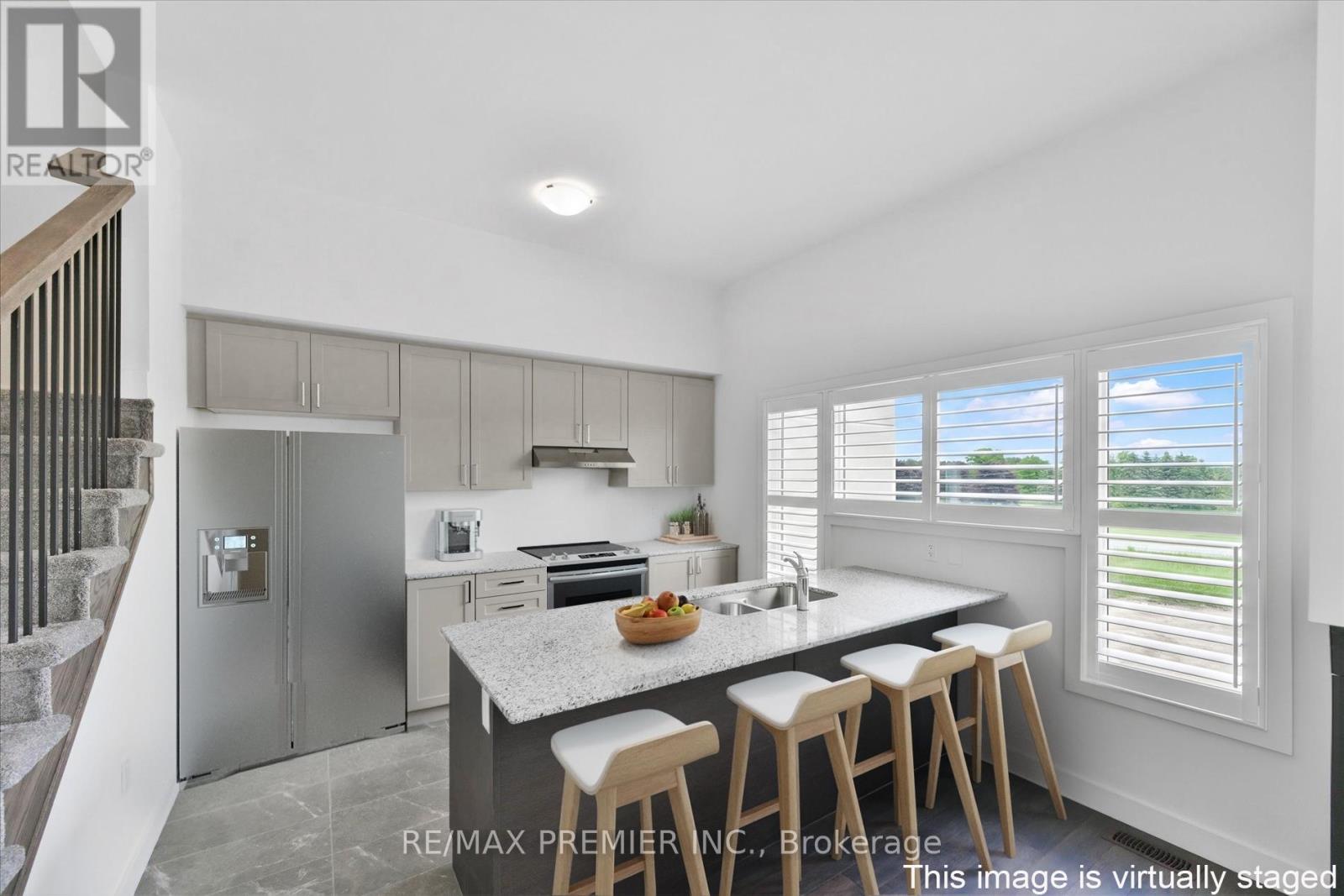 150 Yvonne Crescent Property Photo 4