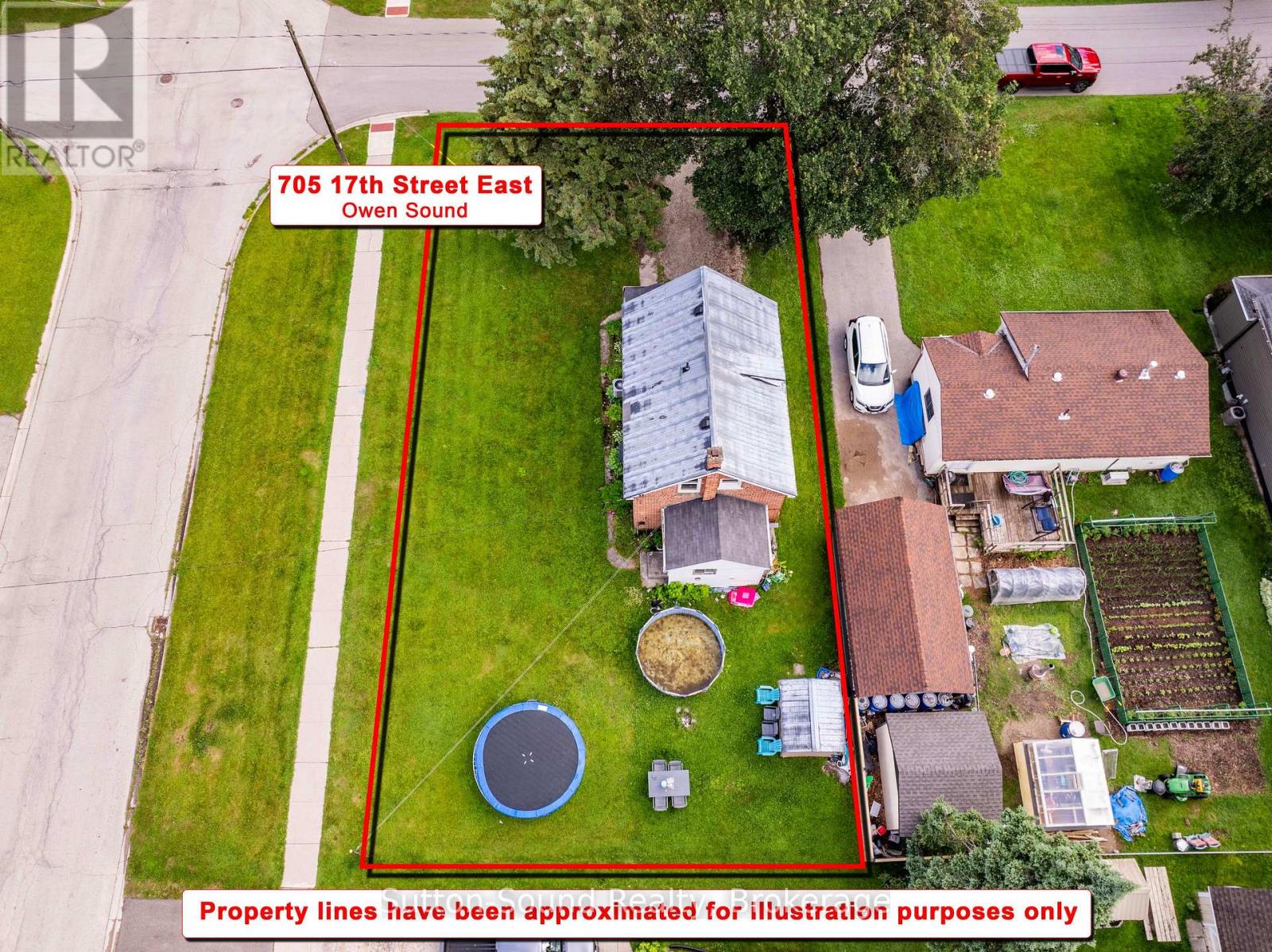 705 17th Street E Property Photo 2