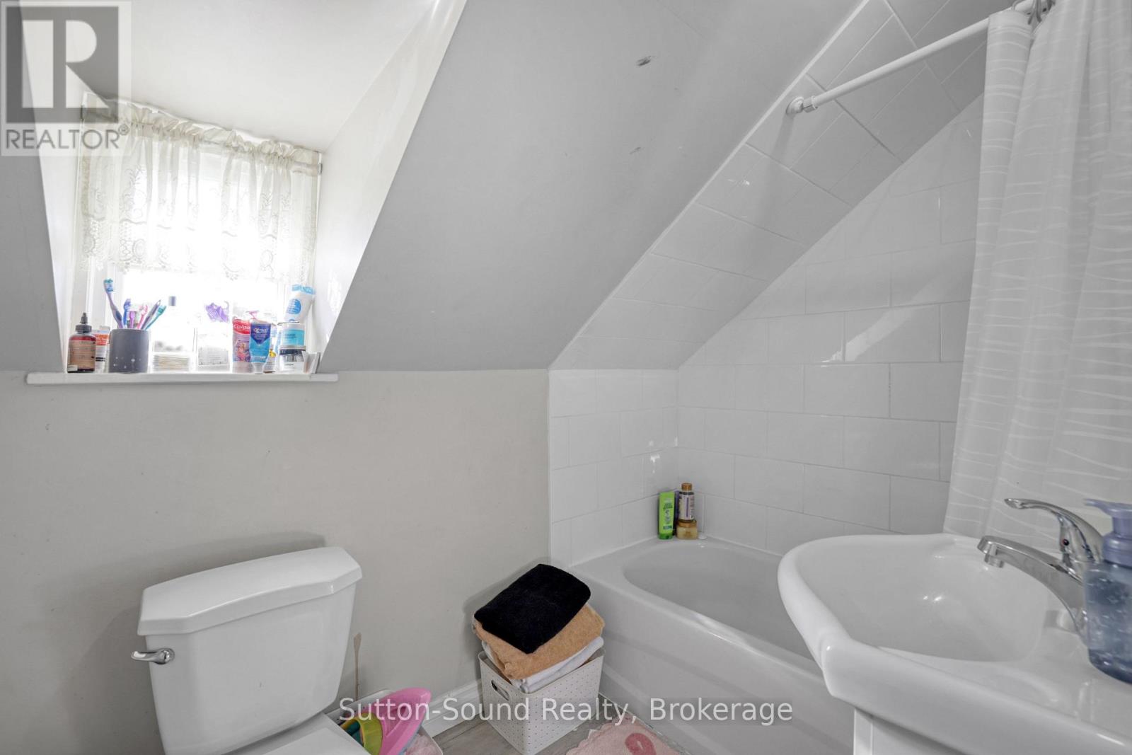 705 17th Street E Property Photo 14
