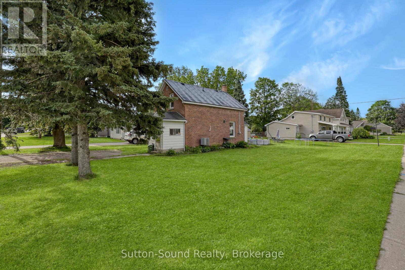 705 17th Street E Property Photo 15