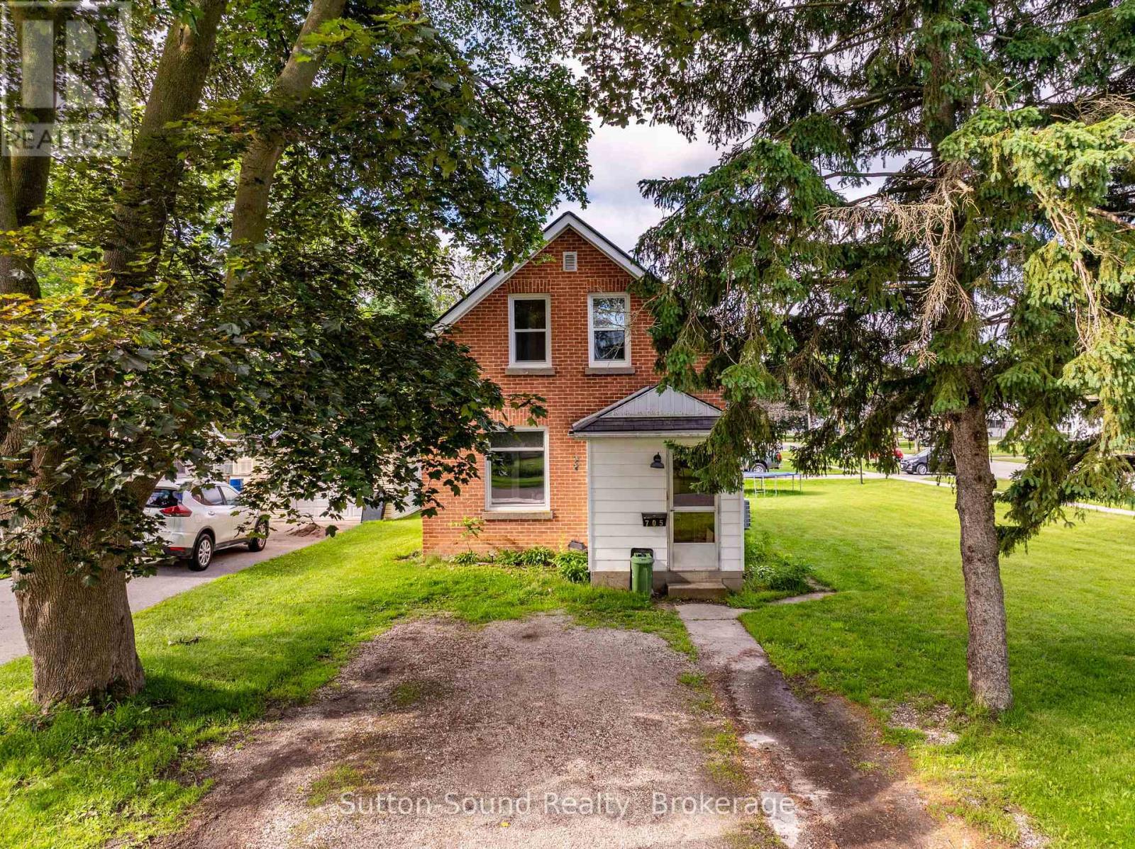705 17th Street E Property Photo 17