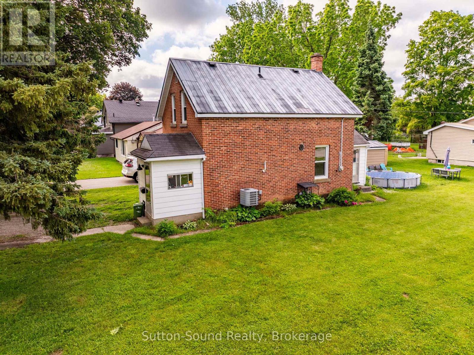 705 17th Street E Property Photo 18