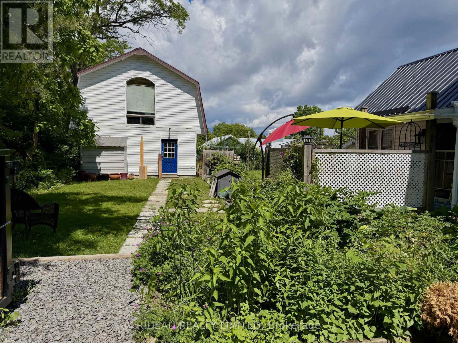 22 Perth Street Property Photo 18