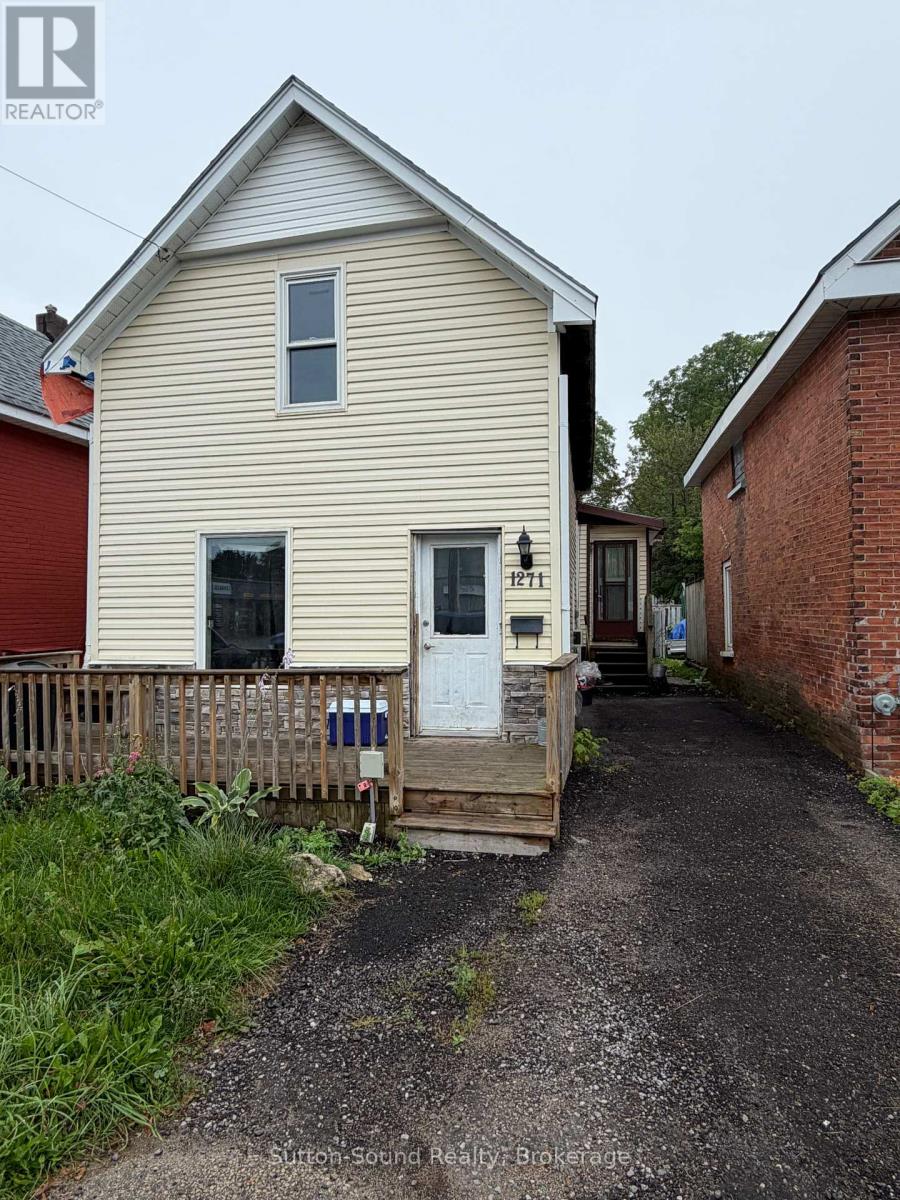 1271 2nd Avenue E Property Photo 1