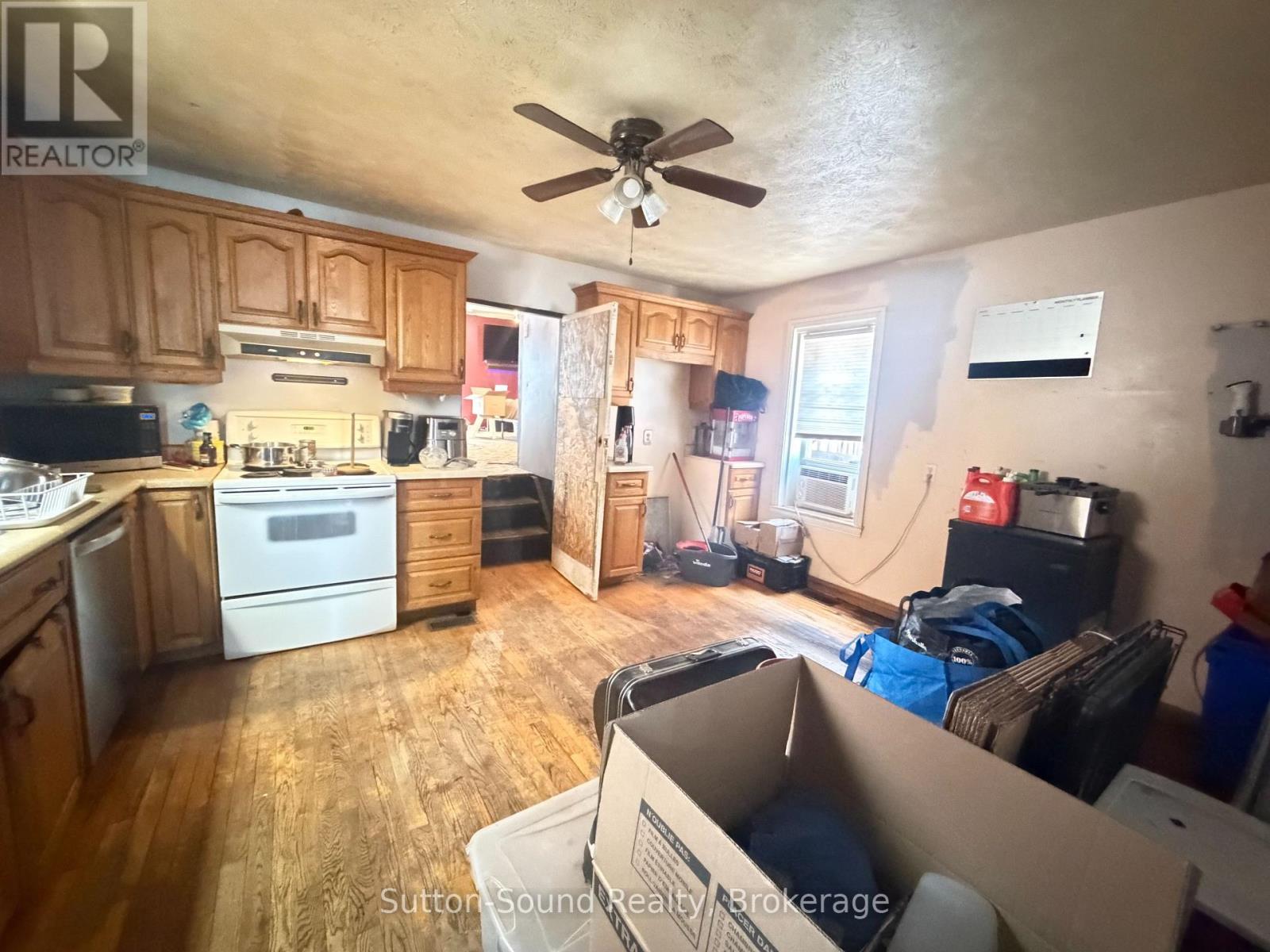 1271 2nd Avenue E Property Photo 5