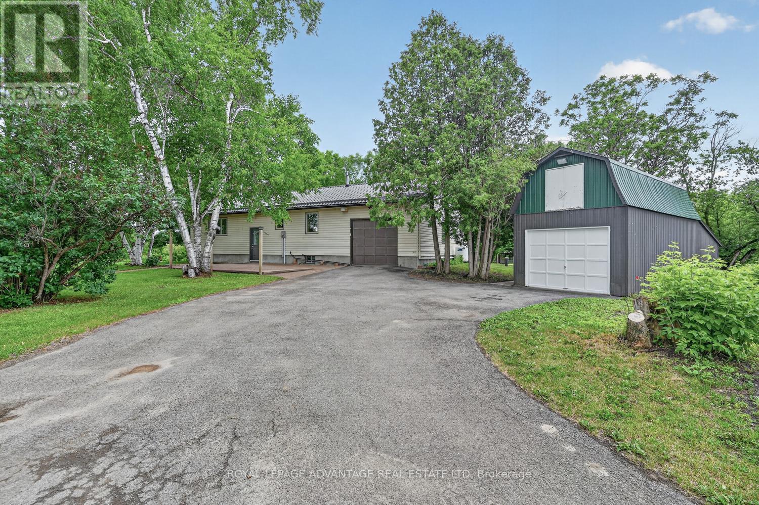 83 Broadview Avenue W Property Photo 1