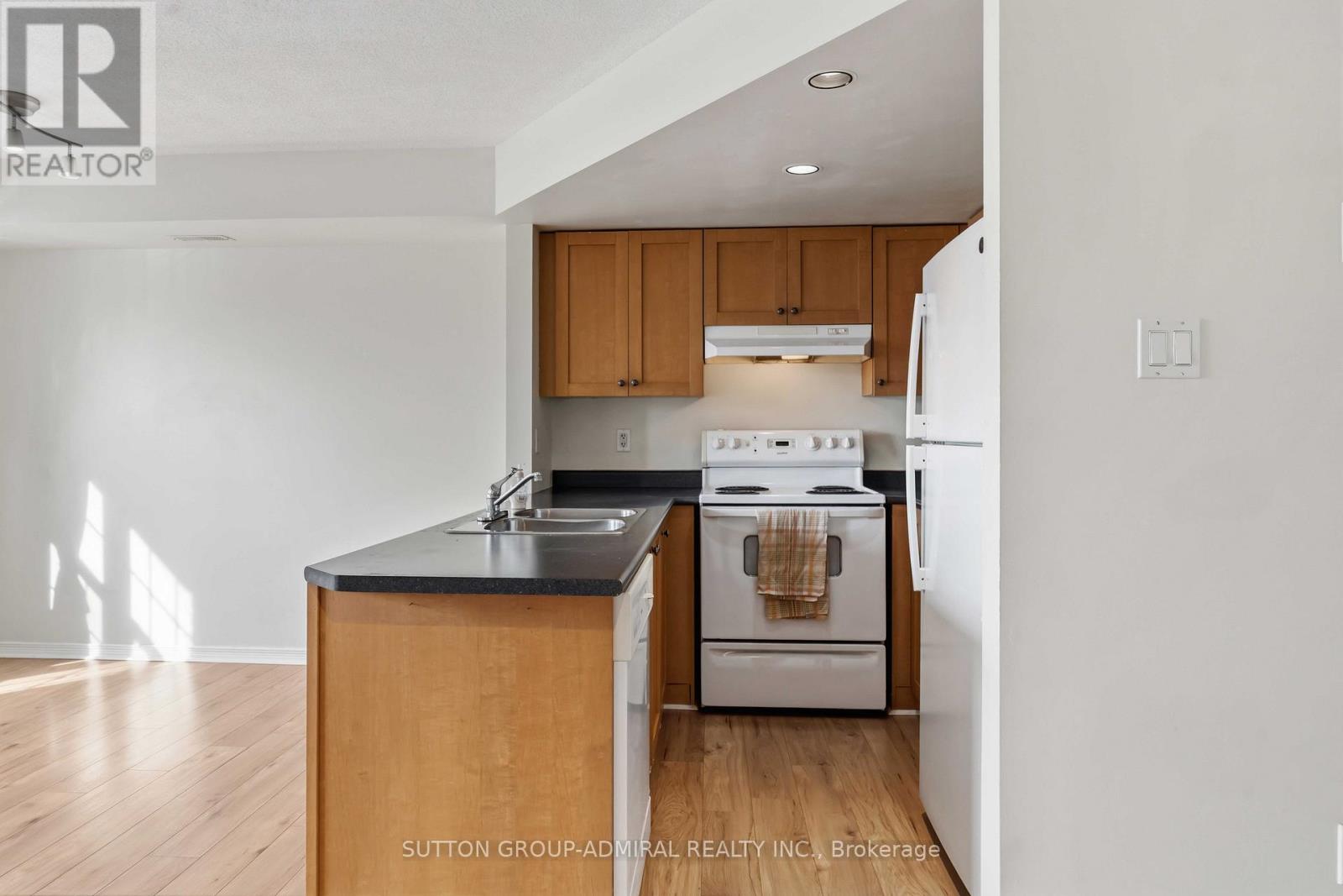 9 - 130 Rochester Street Property Photo 12