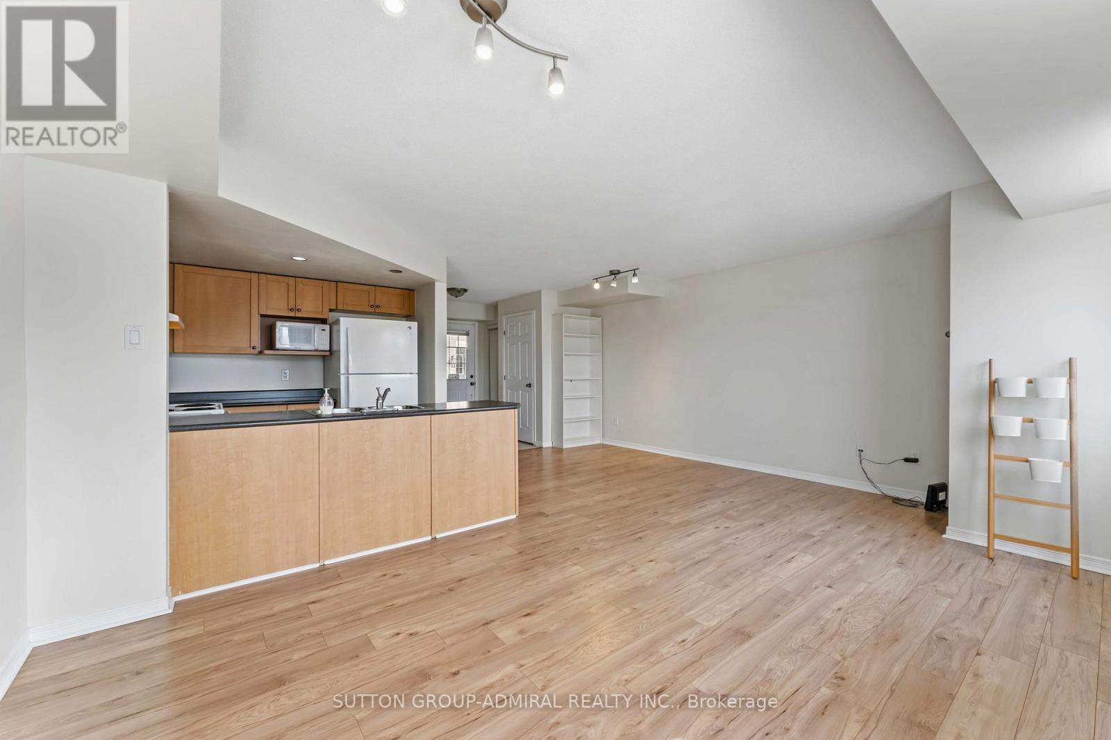 9 - 130 Rochester Street Property Photo 19