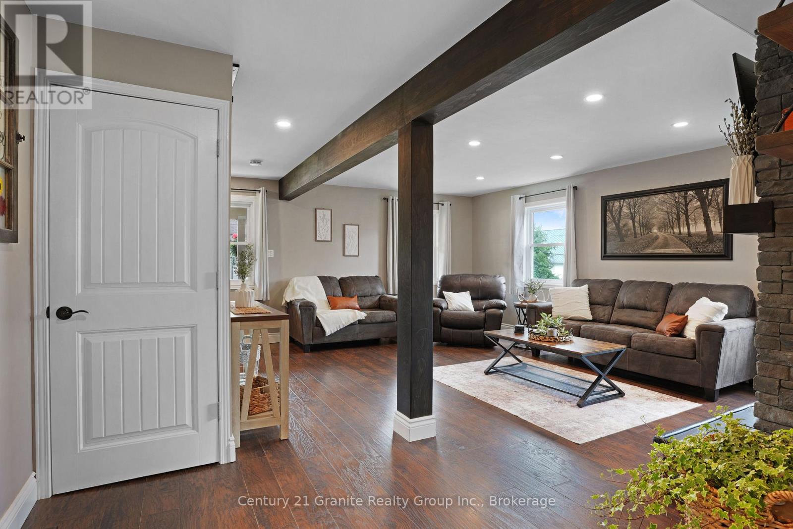 25 Post Street Property Photo 8