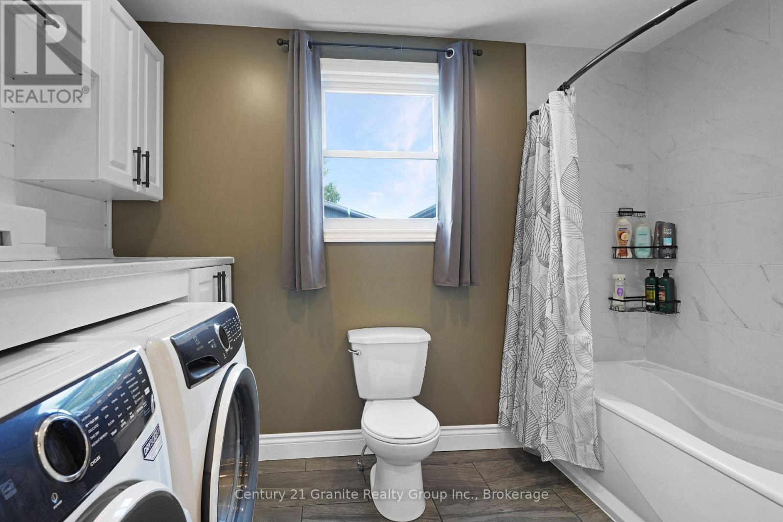 25 Post Street Property Photo 10