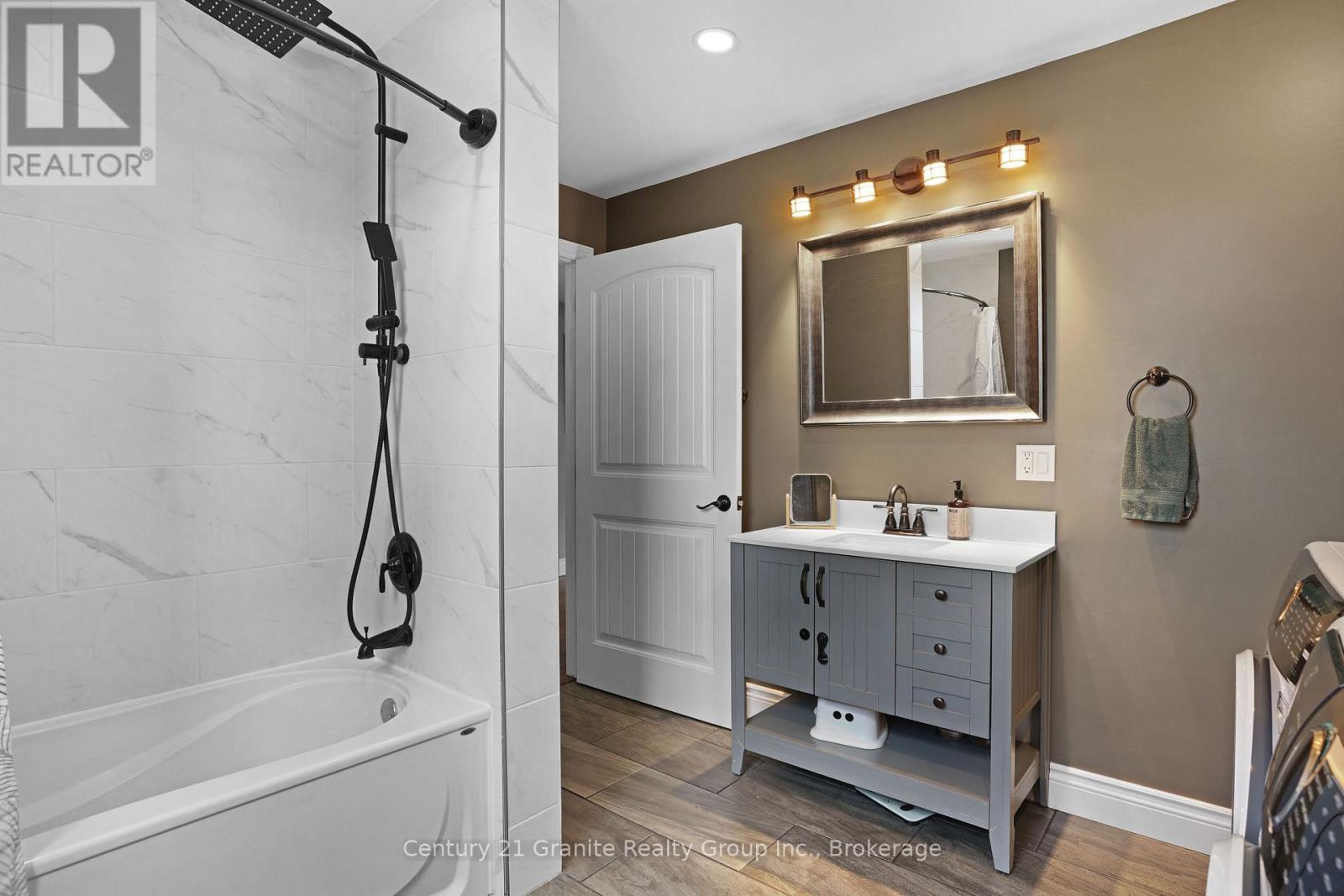 25 Post Street Property Photo 11