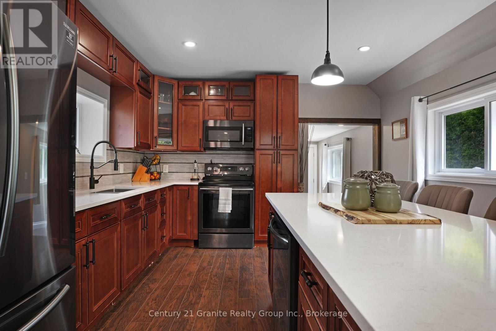 25 Post Street Property Photo 12