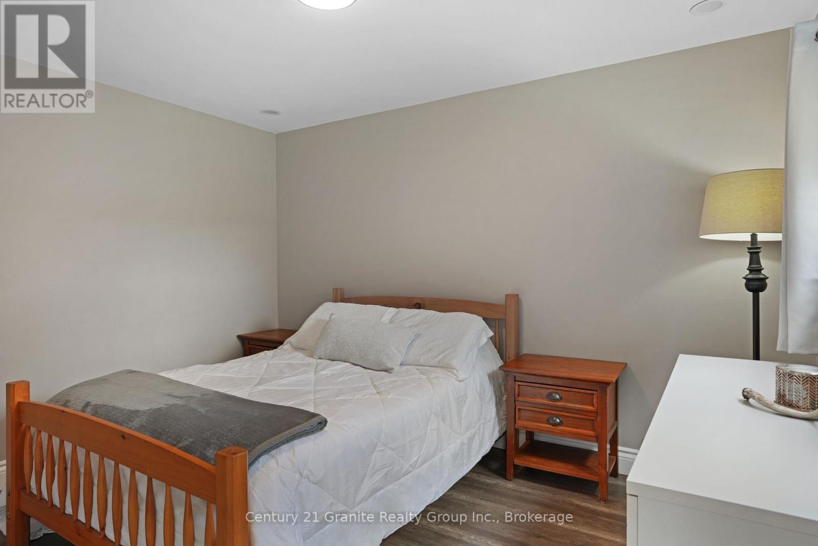 25 Post Street Property Photo 16