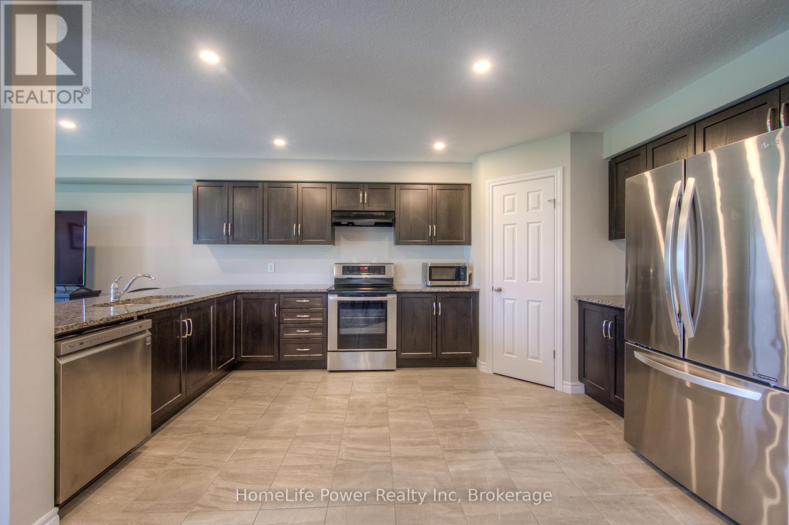 1365 Calais Drive Property Photo 11