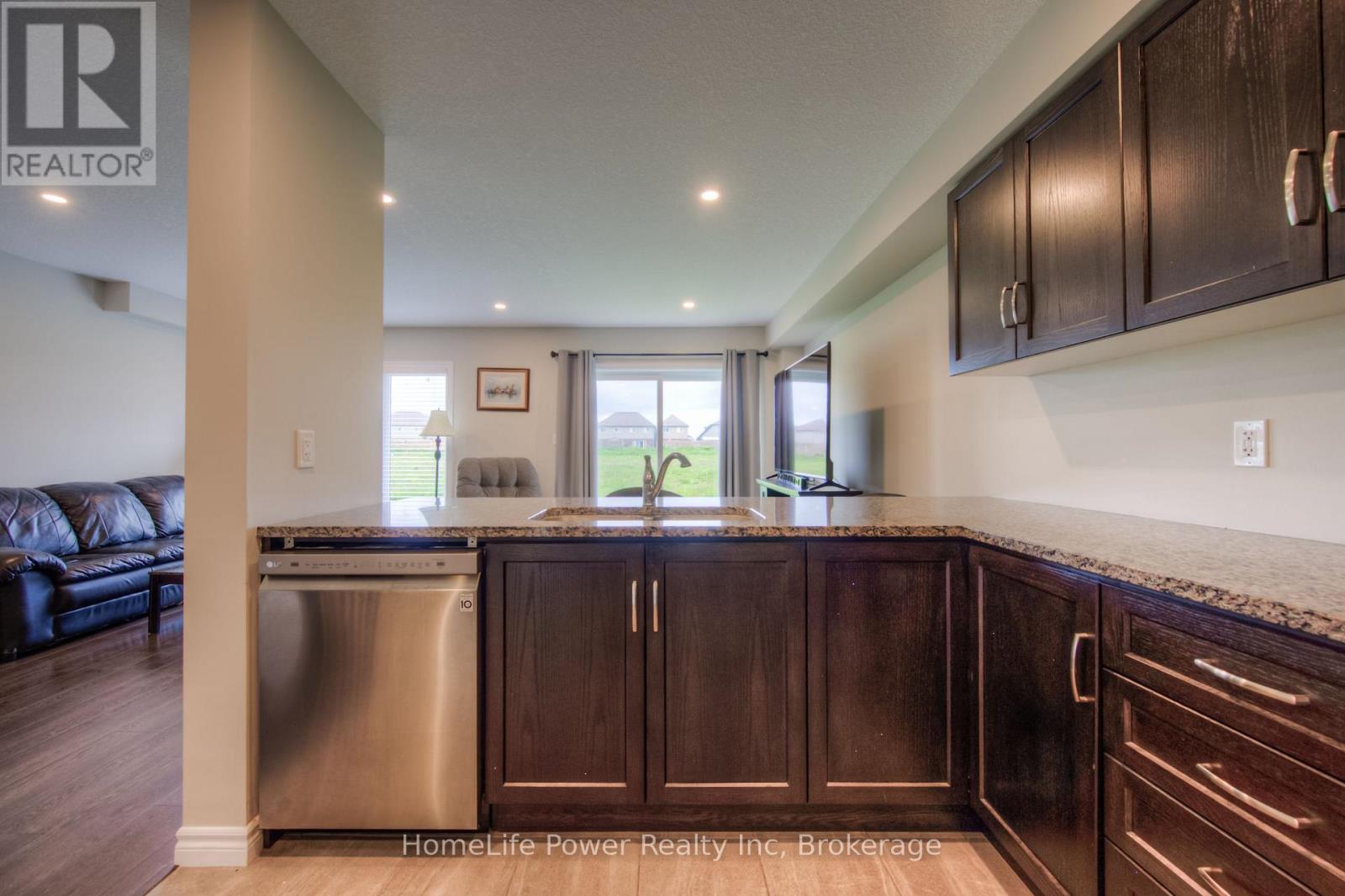 1365 Calais Drive Property Photo 13