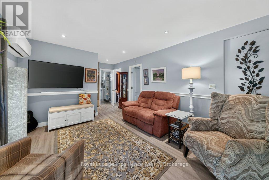 1012 Lakeshore Drive Property Photo 11