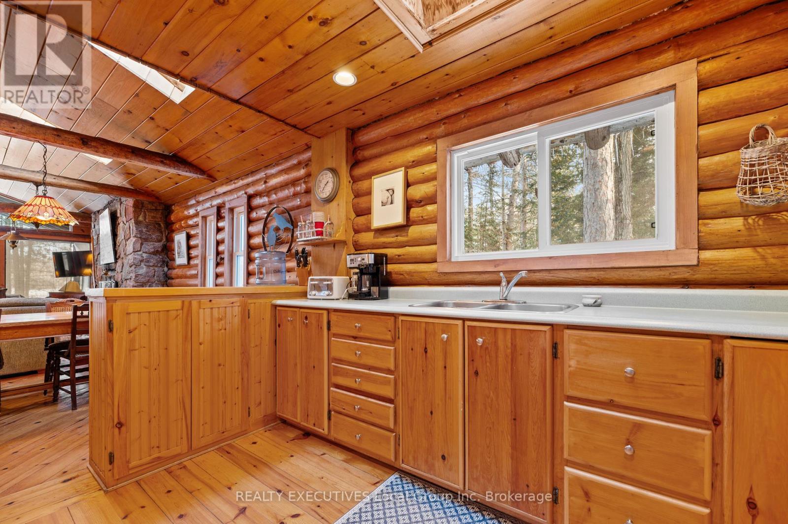 98 Grey Rock Lane Property Photo 15