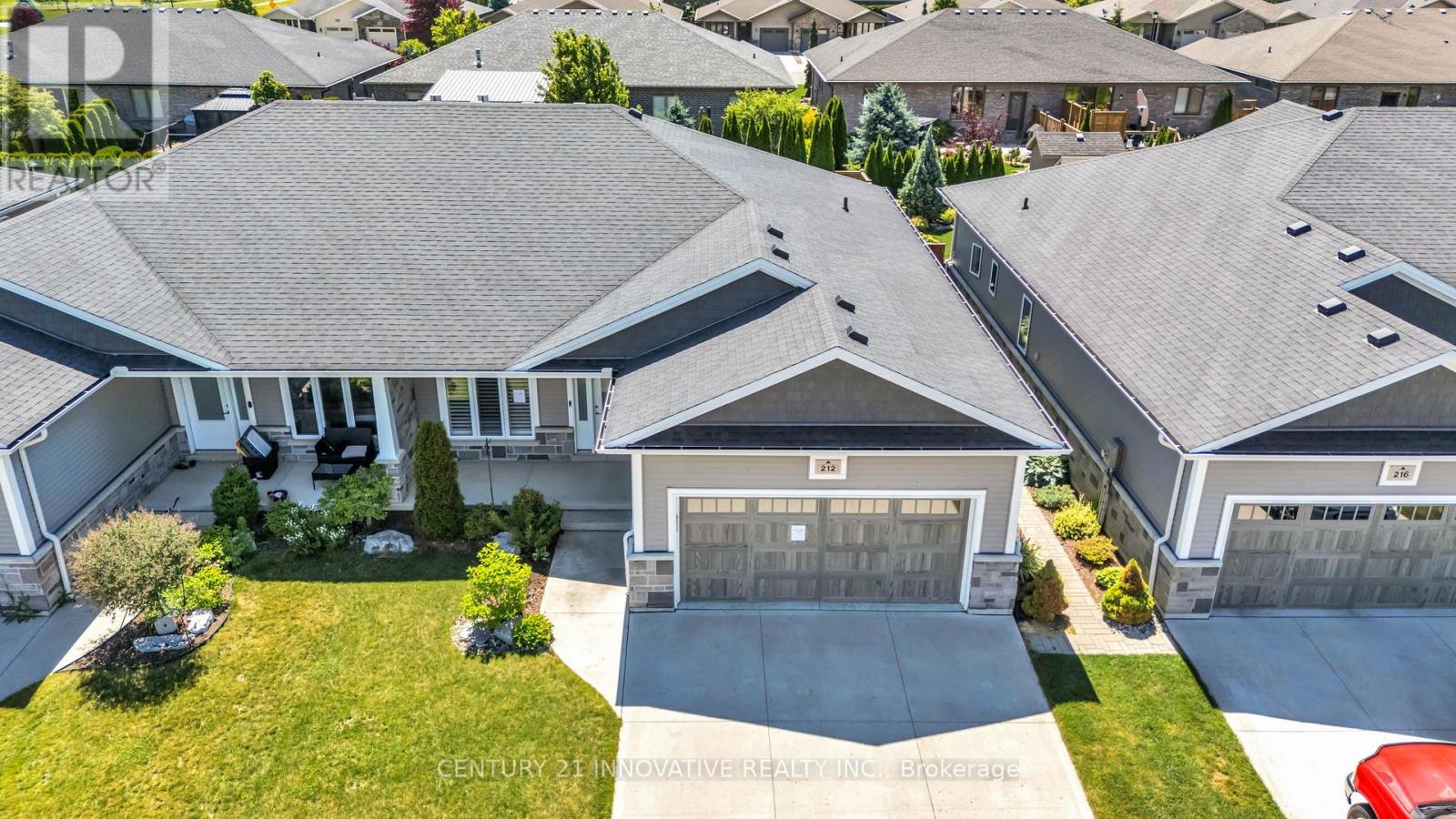 212 SUMMERSET PLACE Property Photo 1
