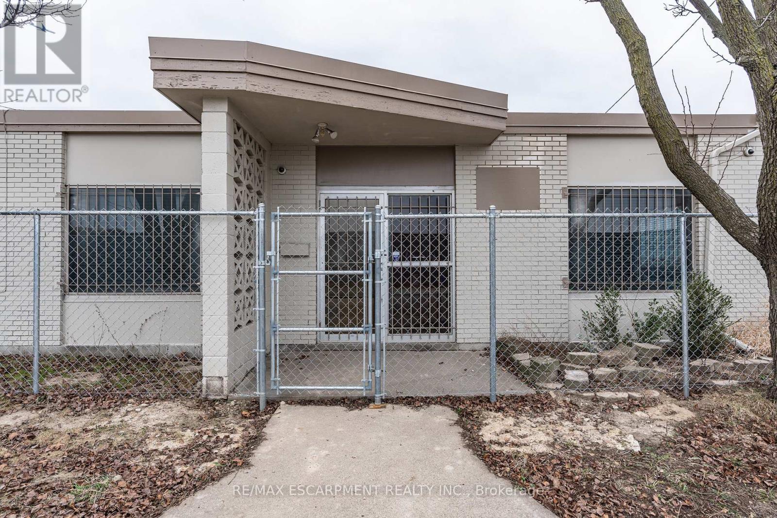 18 Linden Street Property Photo 2