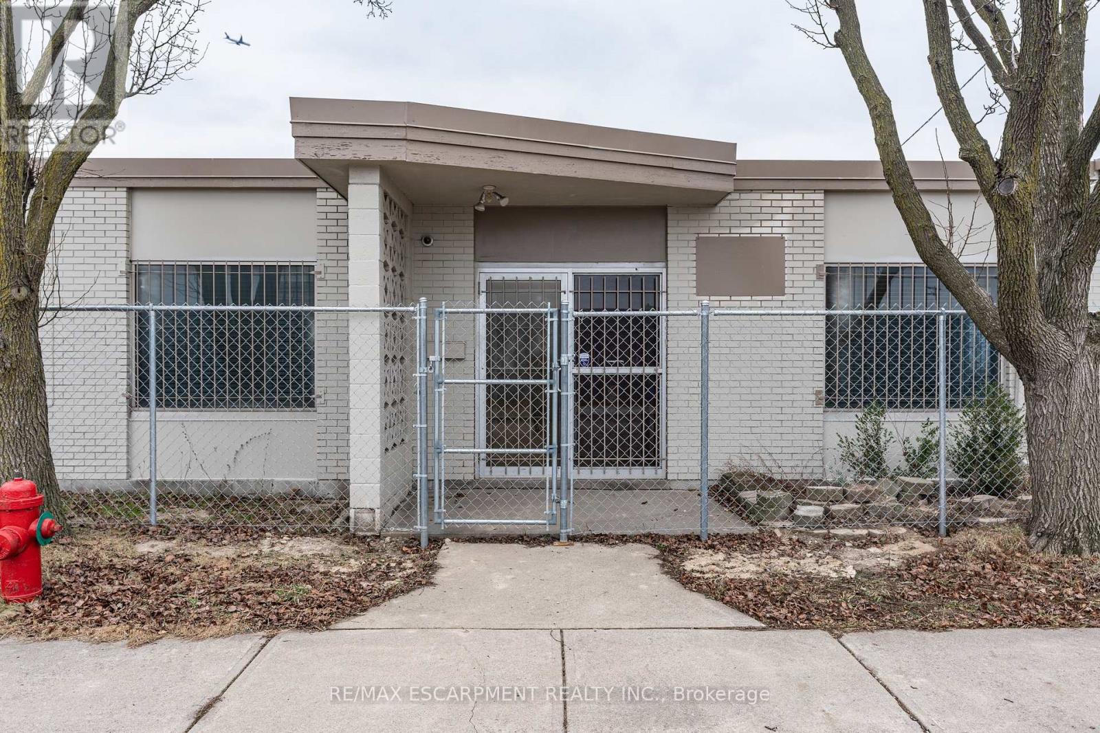 18 Linden Street Property Photo 4