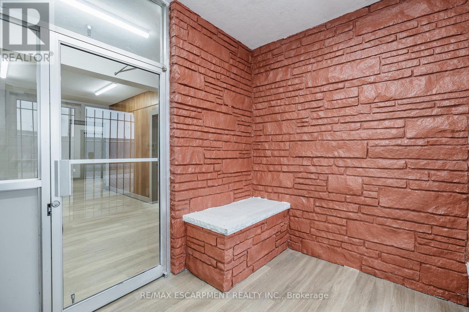 18 Linden Street Property Photo 5