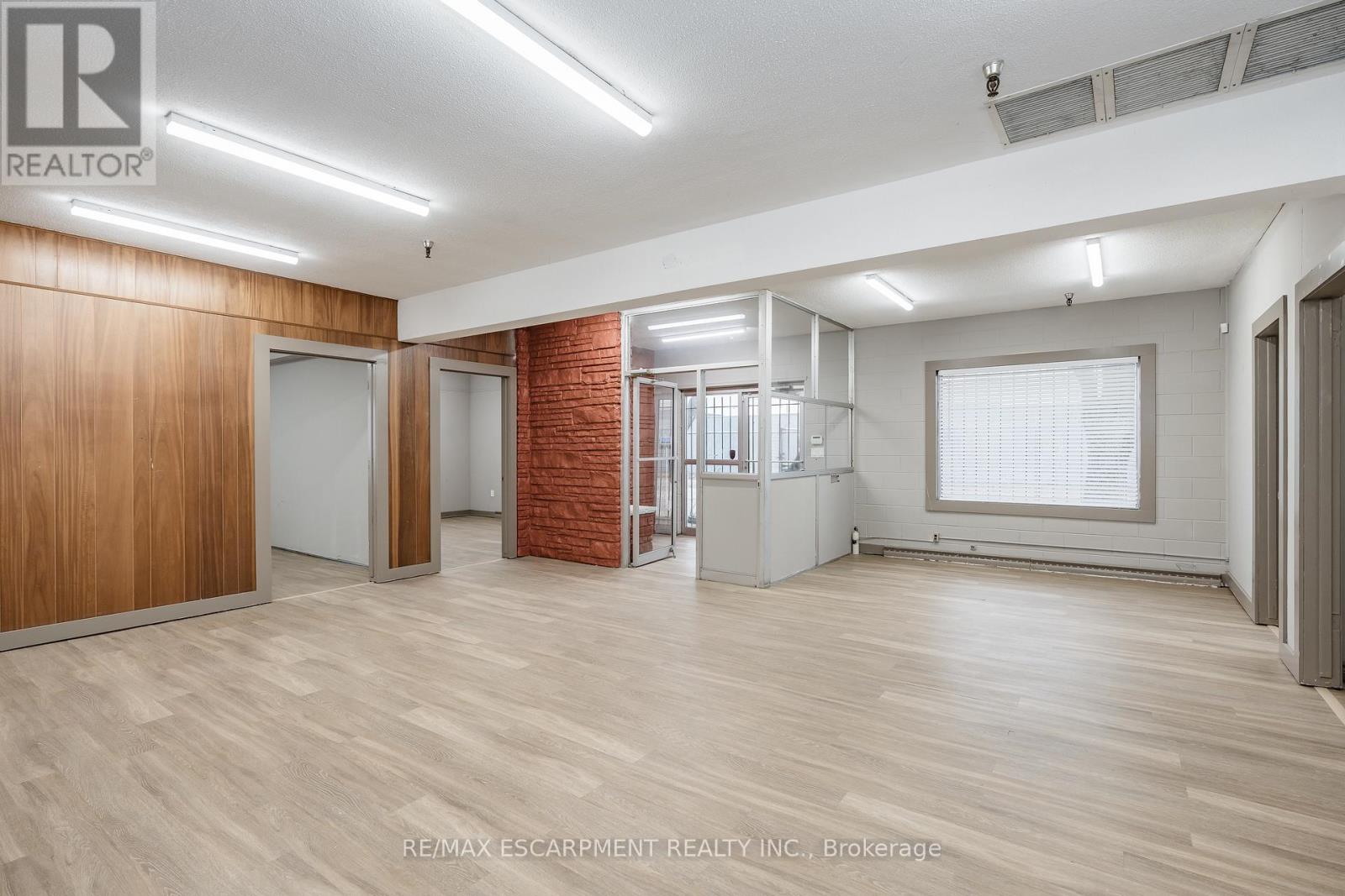 18 Linden Street Property Photo 9