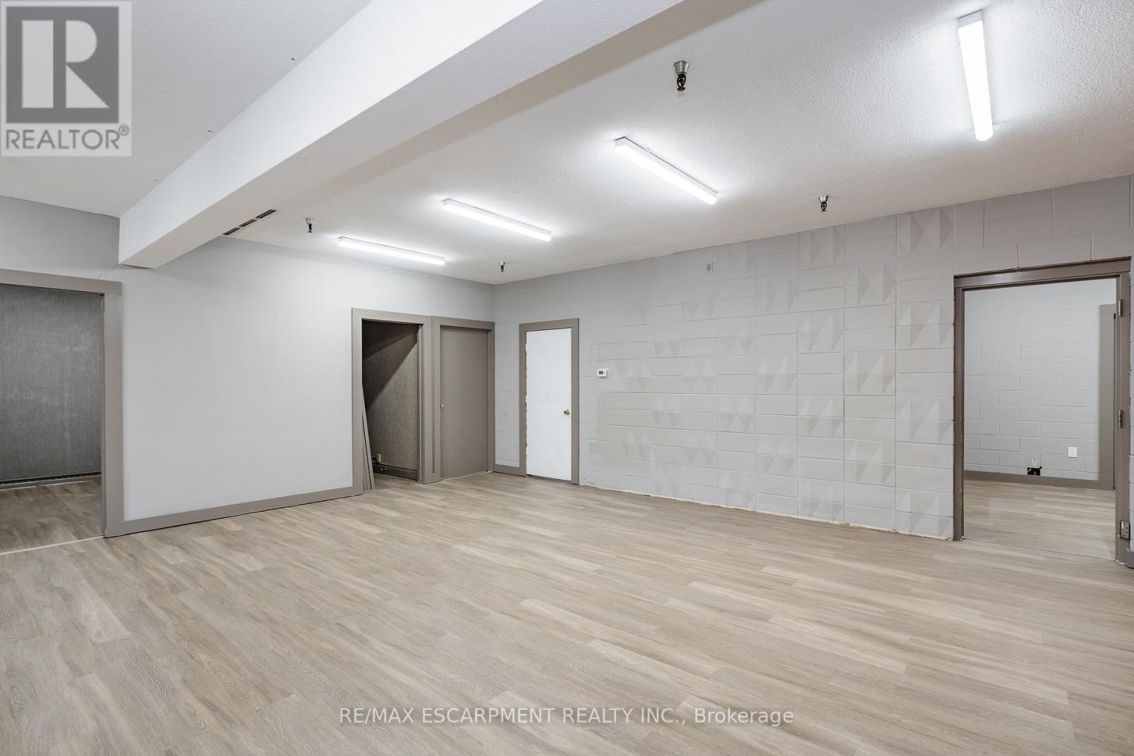 18 Linden Street Property Photo 10
