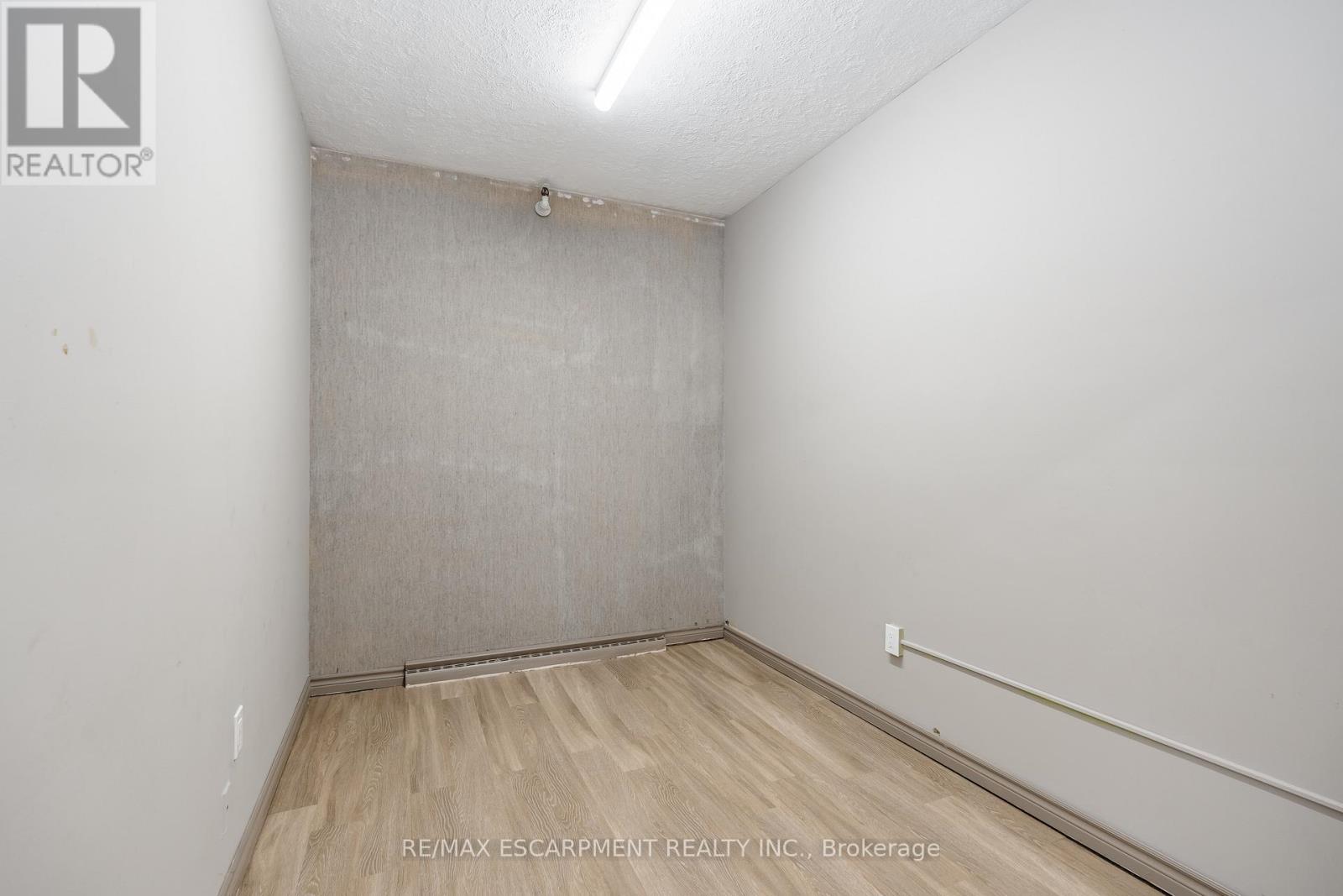 18 Linden Street Property Photo 13
