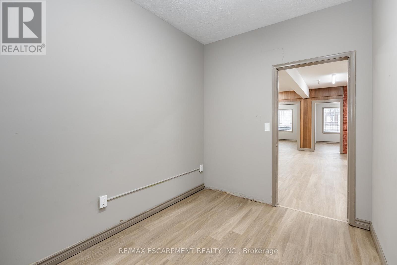 18 Linden Street Property Photo 14