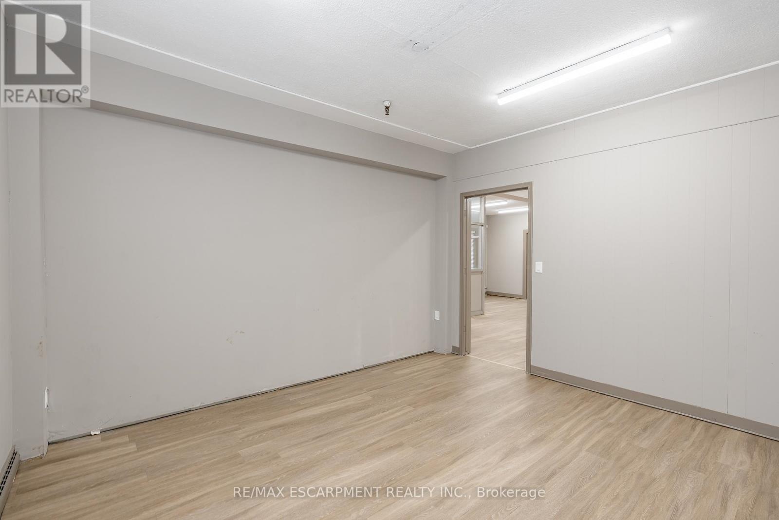 18 Linden Street Property Photo 18