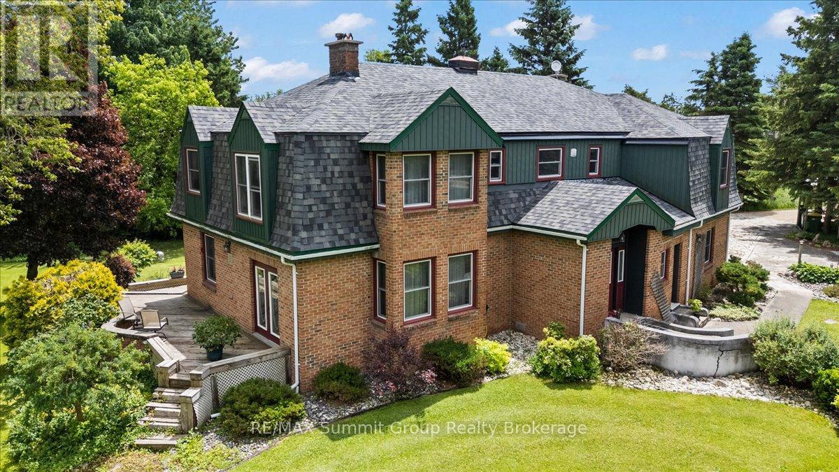 774549 Highway 10 Property Photo 1