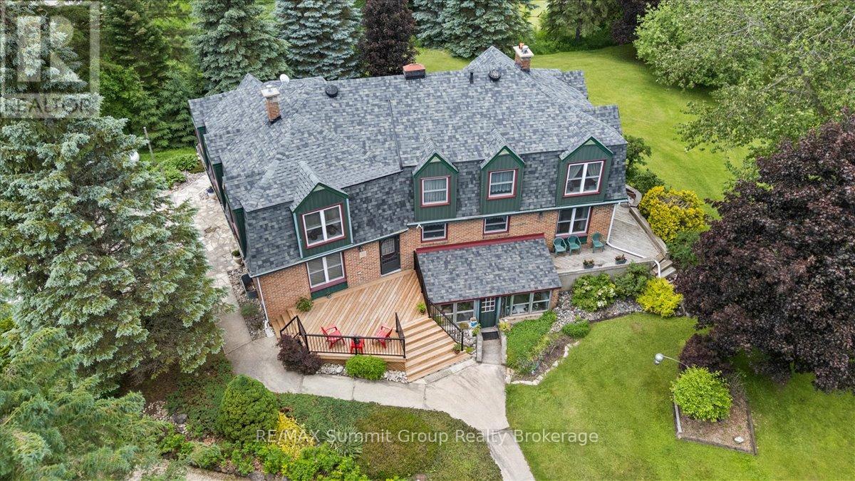 774549 Highway 10 Property Photo 2