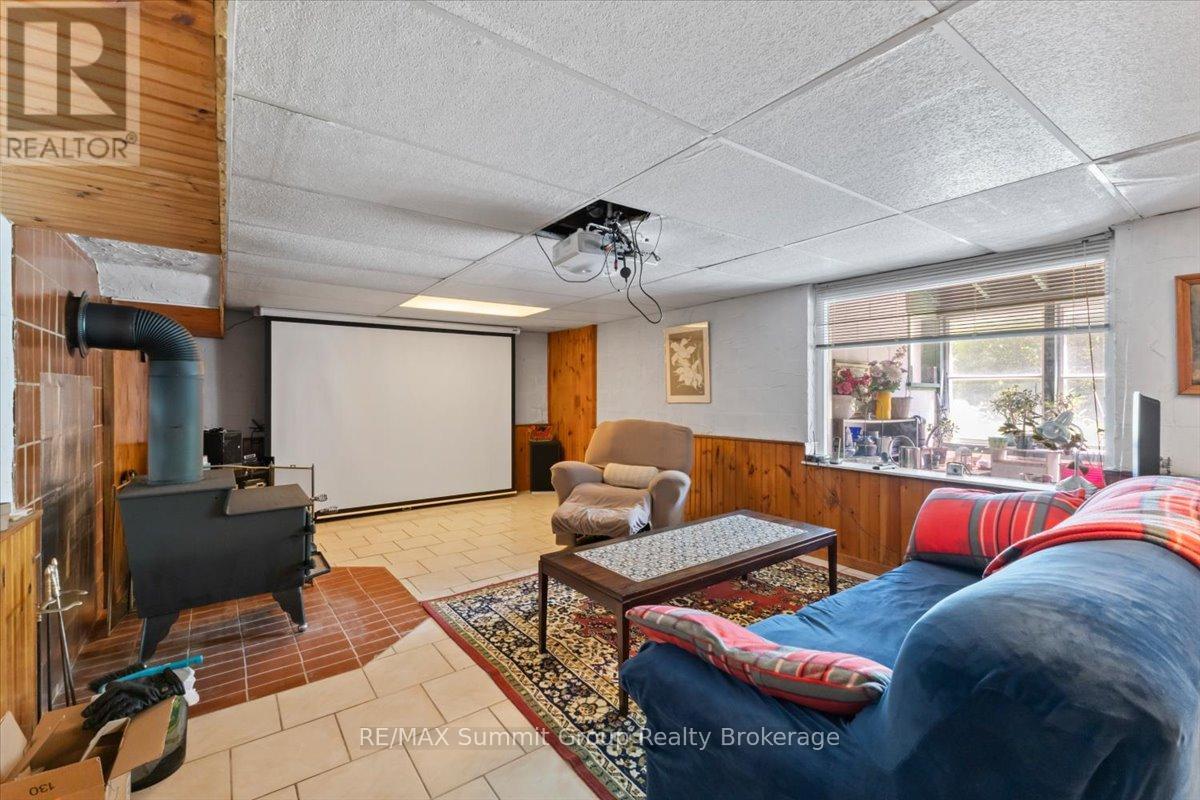 774549 Highway 10 Property Photo 28