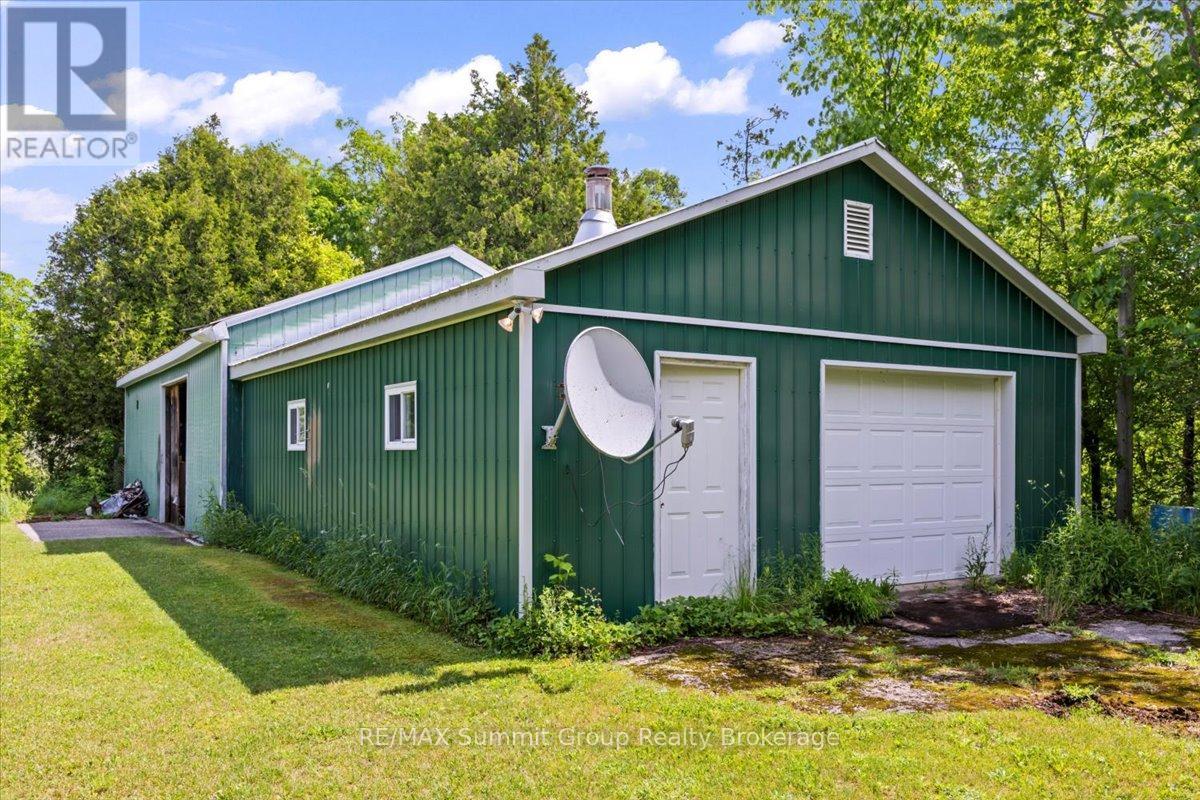 774549 Highway 10 Property Photo 38