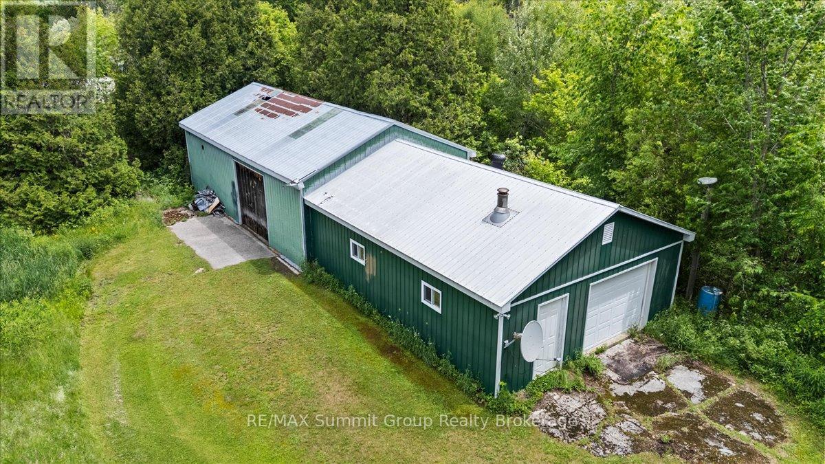 774549 Highway 10 Property Photo 39