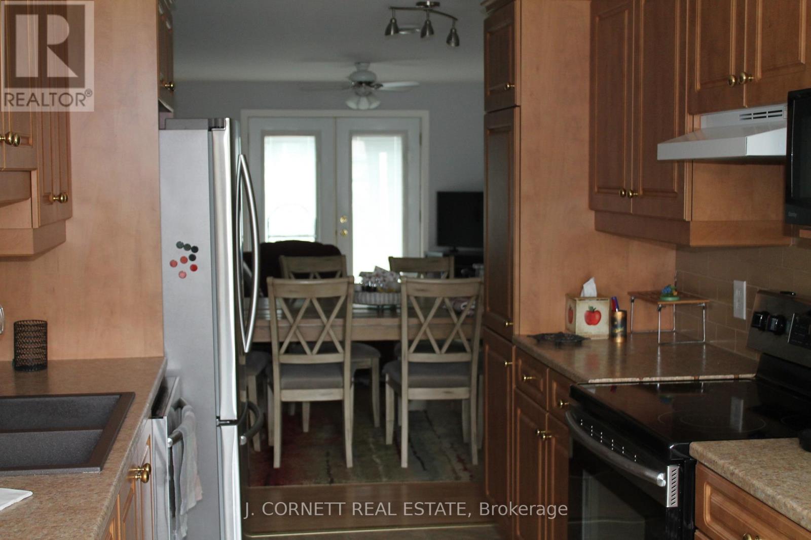 4 - 3 Maple Street N Property Photo 5