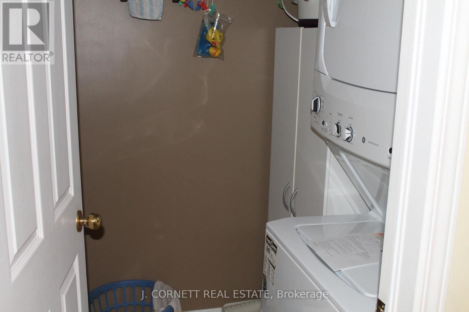 4 - 3 Maple Street N Property Photo 14