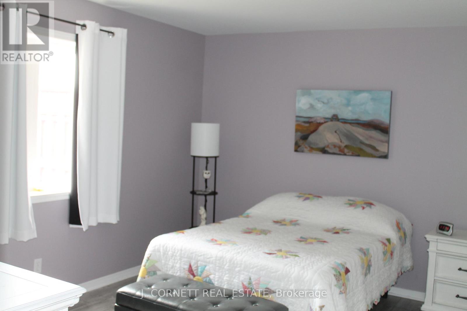 4 - 3 Maple Street N Property Photo 17