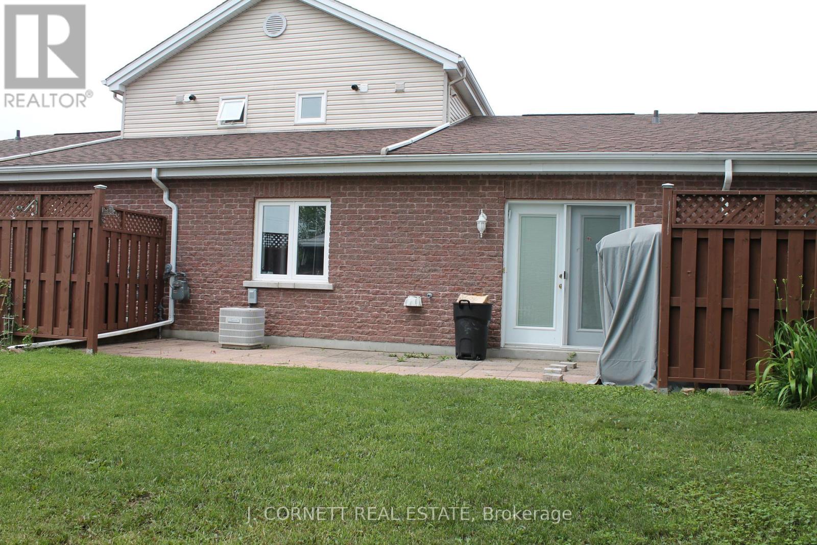 4 - 3 Maple Street N Property Photo 30