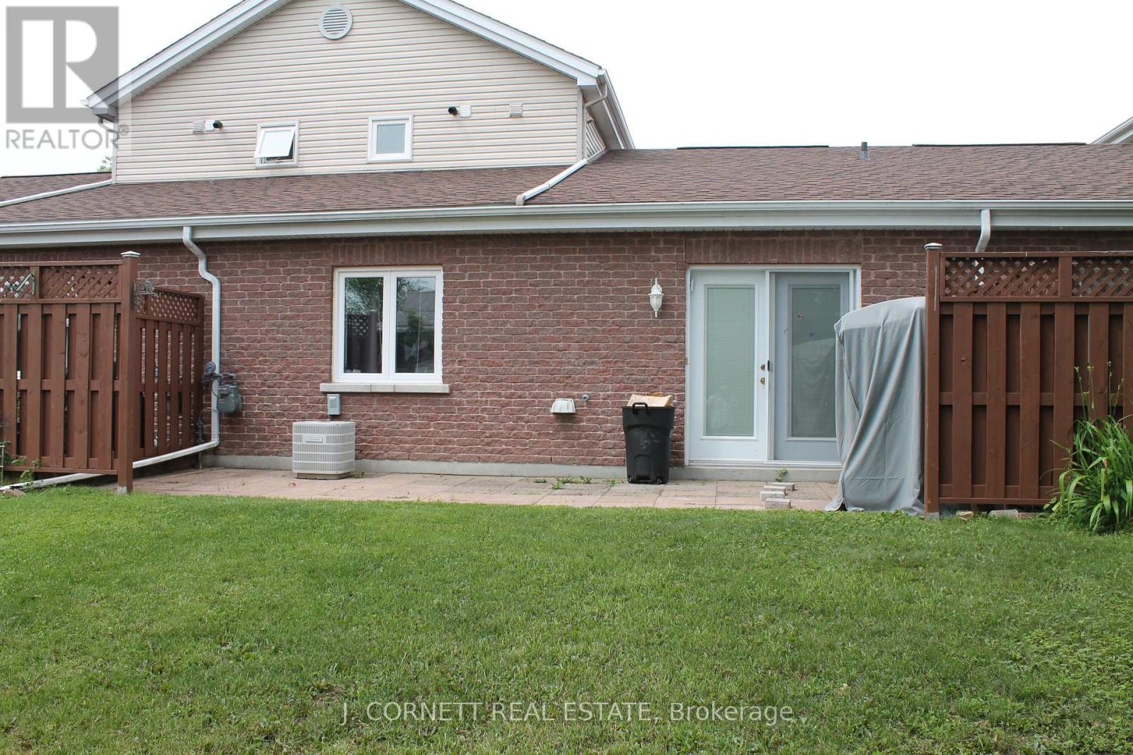 4 - 3 Maple Street N Property Photo 31