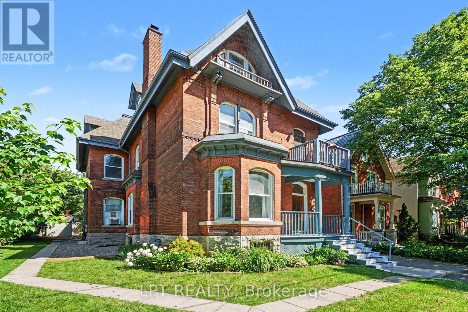 475 Maclaren Street Property Photo 2