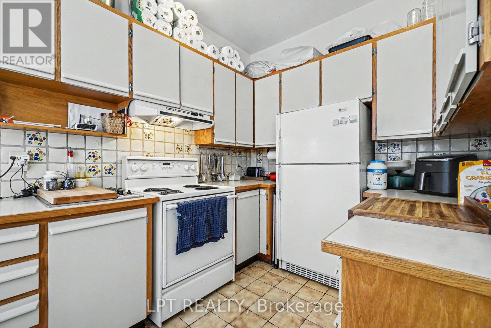 475 Maclaren Street Property Photo 8