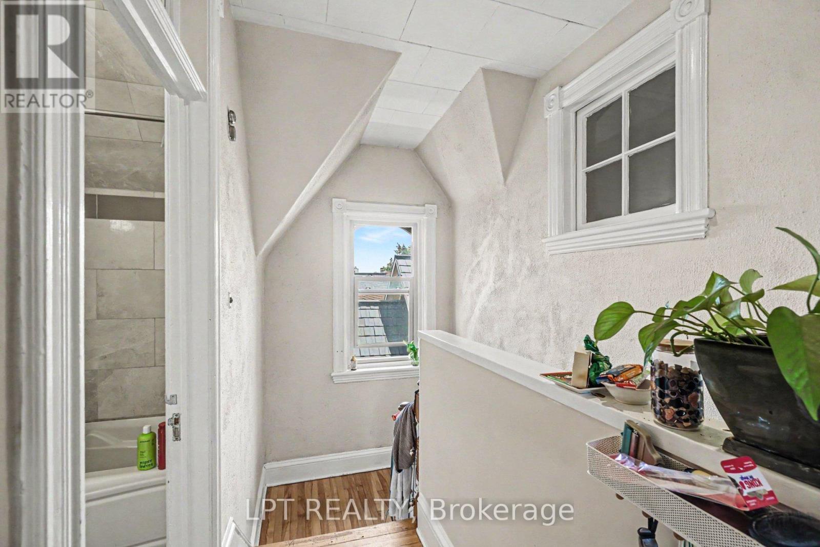 475 Maclaren Street Property Photo 10